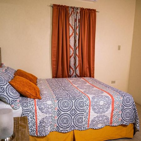 Connie'S Comfort Suites St. John's Exteriör bild